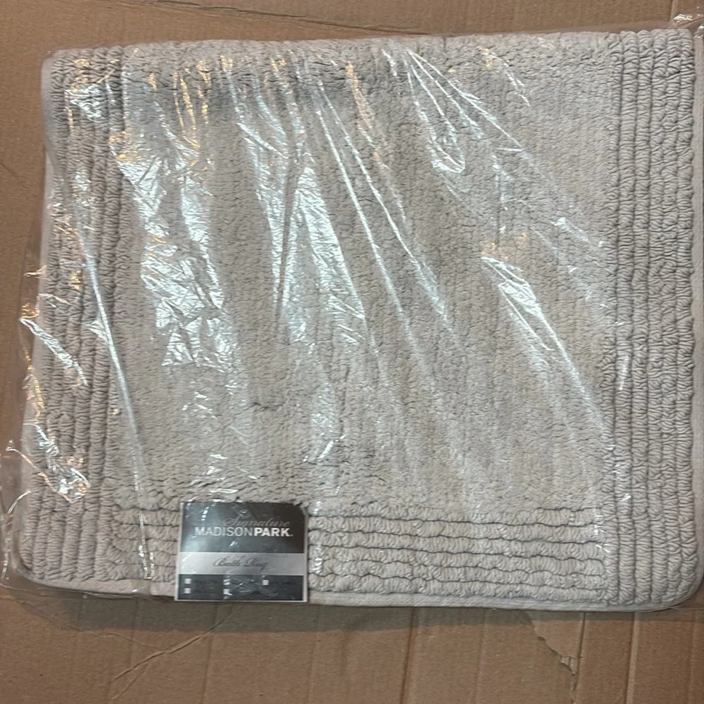 Madison Park Plush Gray Bath Rug